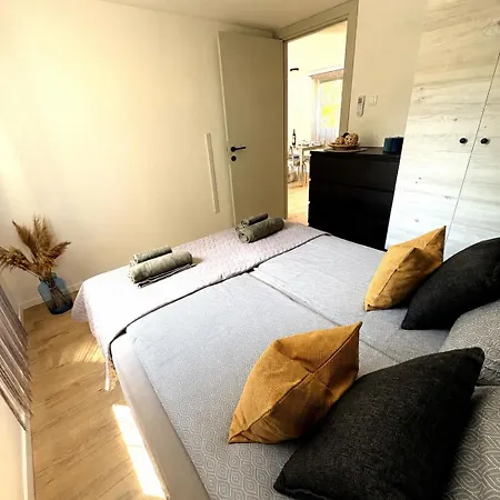 Peaceful Garden Hideaway Апартаменты
