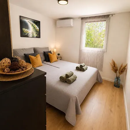 Апартаменты Peaceful Garden Hideaway